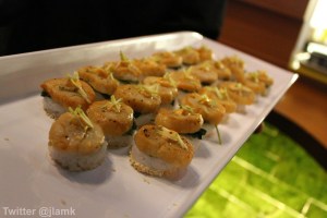 Seared scallops on rice cake