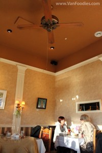 Giraffe-themed Decor