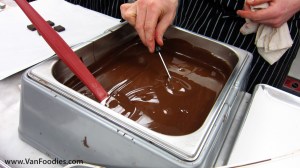 Dipping chocolate