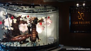 The beautiful chocolate dragon at the entrance