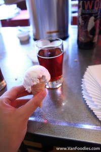 Mini Ice Cream Cone with Frambozen