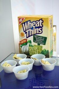Spinach and Roasted Garlic Wheat Thins