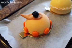 Apricot mousse with a blueberry gelee