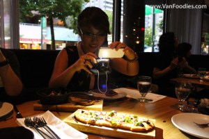 Ghetto lighting for food bloggers